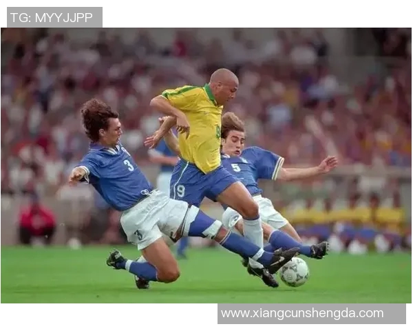 巴西足球明星精彩瞬间混剪图片展现足球魅力与激情的完美结合