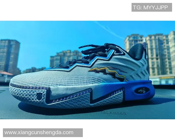 欧文全明星篮球鞋的魅力与性能解析，助你在球场上尽显风采